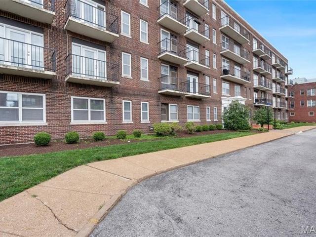Condo for sale in Saint Louis