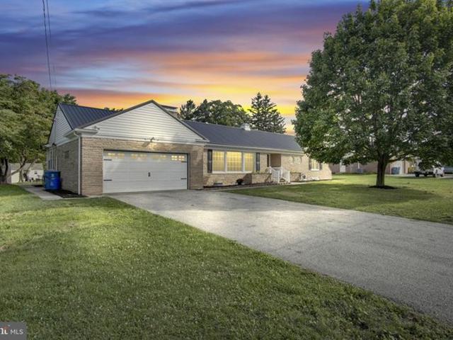 House for sale in Spring Grove, Pennsylvania