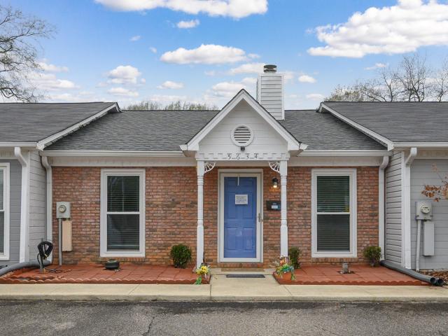 Townhouse for sale in Gardendale, Alabama