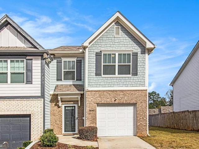 Townhouse for sale in Union City, Georgia