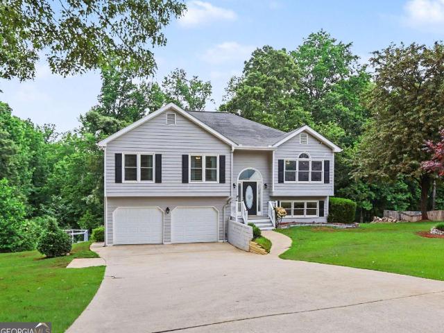 House for sale in Flowery Branch, Georgia