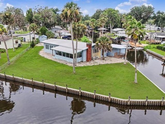 House for sale in Astor, Florida