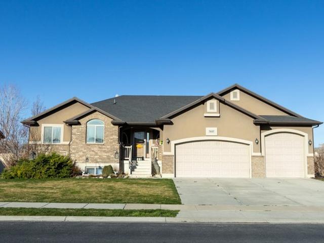 House for sale in Hooper, Utah