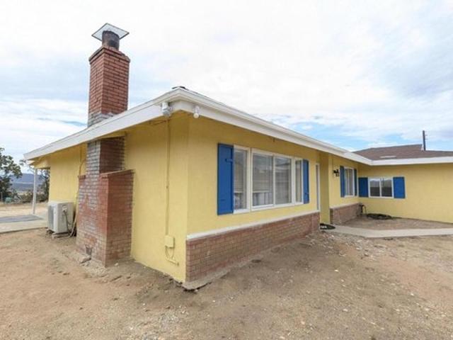 House for sale in Anza, California