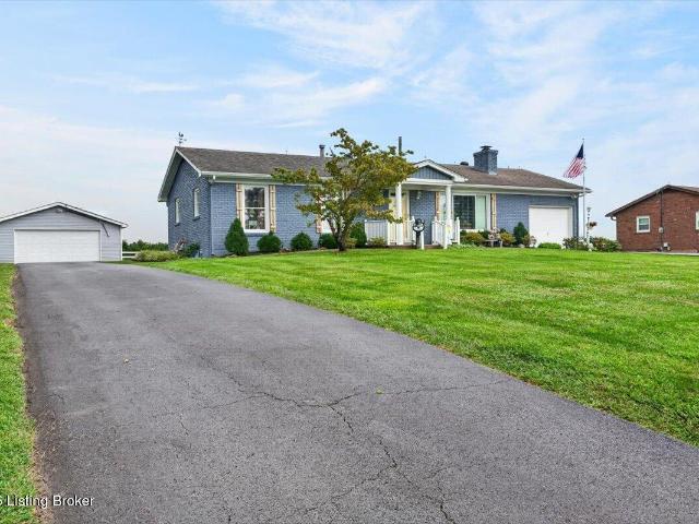 House for sale in Simpsonville, Kentucky