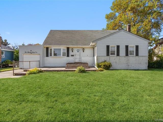 House for sale in West Islip, Town of Islip