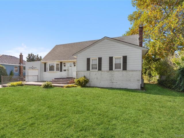 House for sale in West Islip, Town of Islip