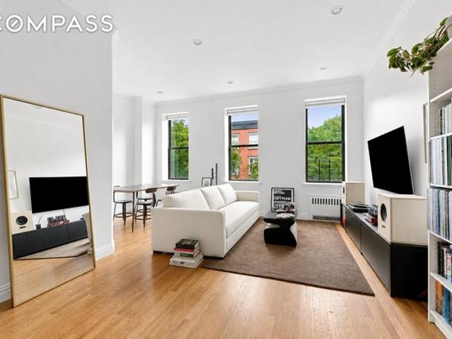Condo for sale in Arverne, New York