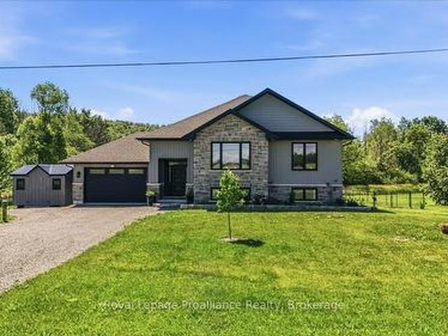 House for sale in Ontario