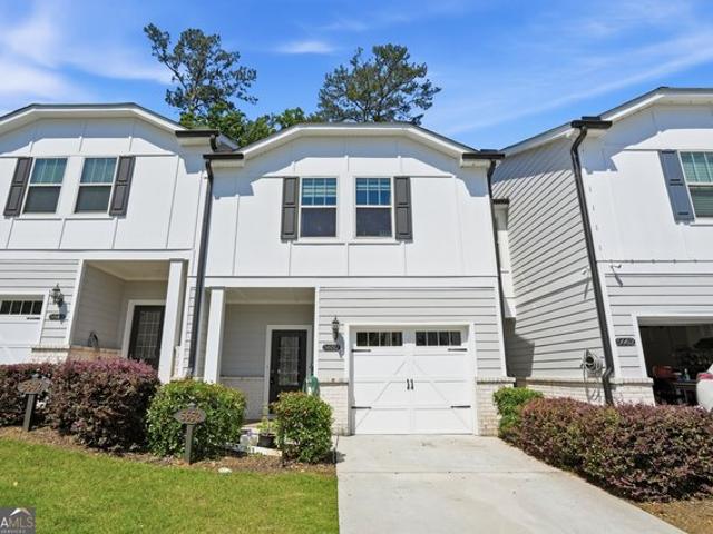 Townhouse for sale in Lilburn, Georgia