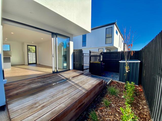 Townhouse for rent in Heathcote, Canterbury