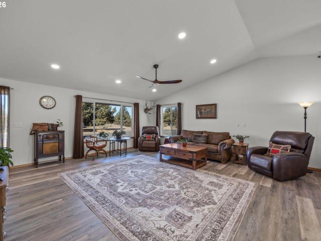 House for sale in Terrebonne, Jefferson County