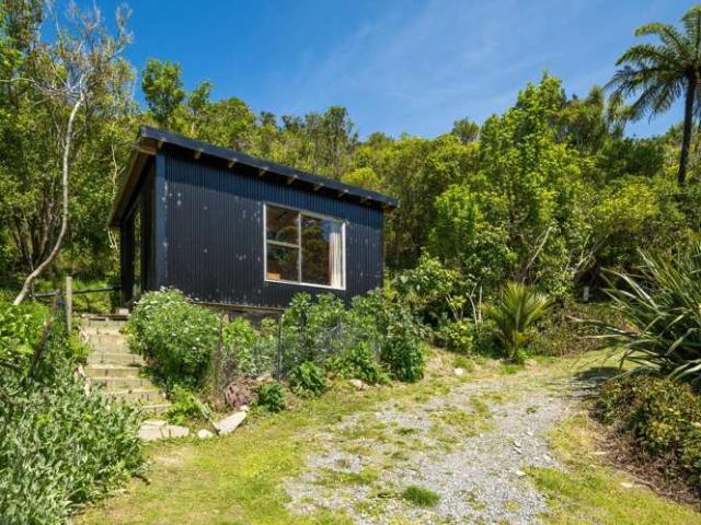 Property for sale in Marlborough