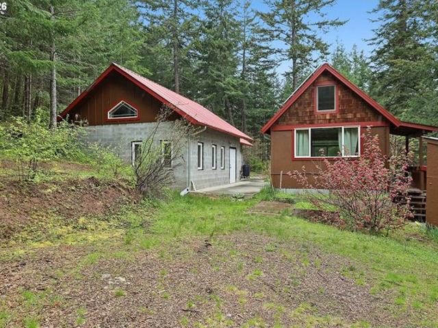 House for sale in Lyle, Washington