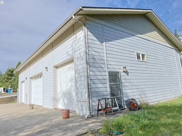 Commercial for sale in Oregonia