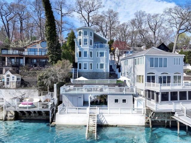 House for sale in Huntington, New York