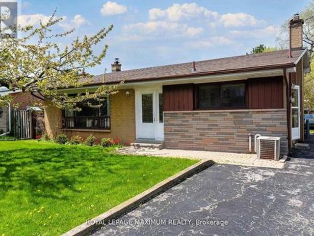 House for sale in Oakville, Ontario