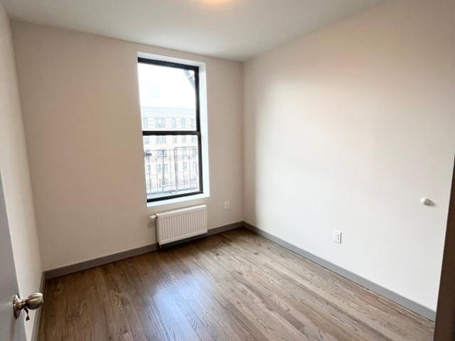 Room for rent in Arverne, New York