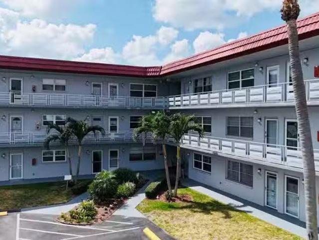 Condo for sale in Saint Petersburg Condo for sale in Saint Petersburg