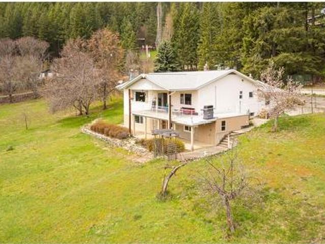 House for sale in Sirdar, British Columbia
