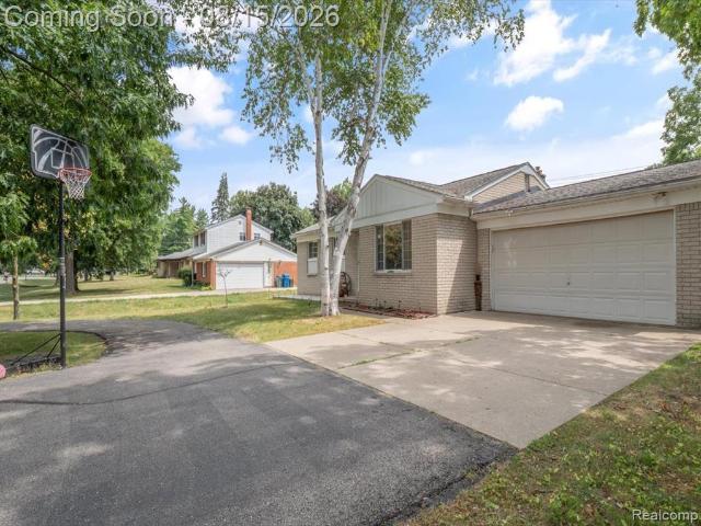 House for sale in Troy, Michigan