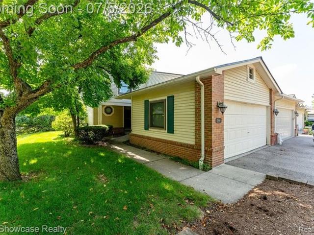 Condo for sale in West Bloomfield, Michigan