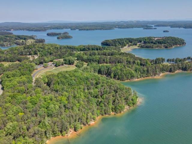 House for sale in Flowery Branch, Georgia