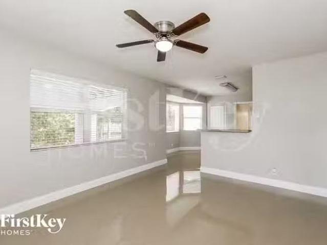 House for rent in Hollywood