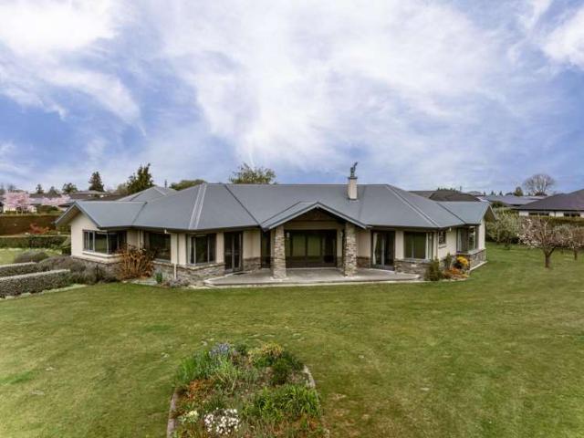 House for sale in Frimley, Hastings