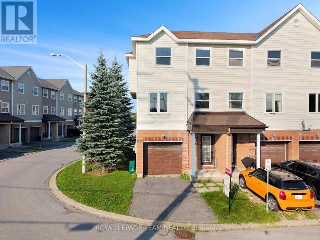 Townhouse for rent in Mulhurst Bay, Ontario