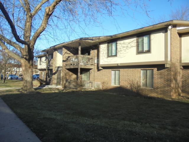 Condo for sale in Mchenry, Illinois