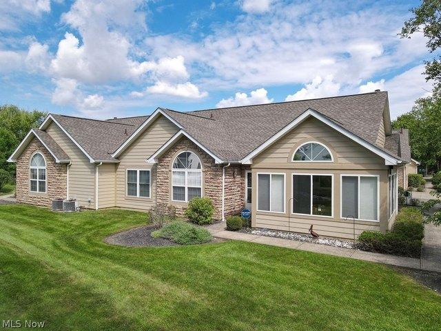 Condo for sale in Solon, Cuyahoga County