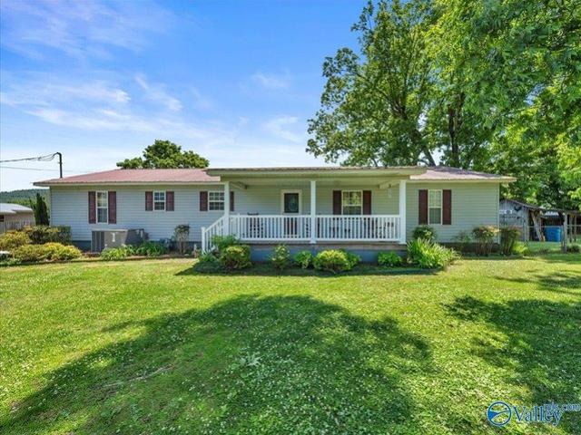 House for sale in Guntersville, Alabama