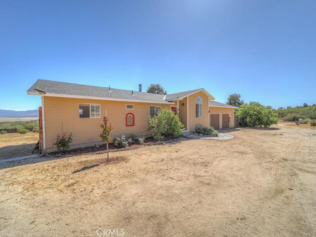 House for sale in Anza, California