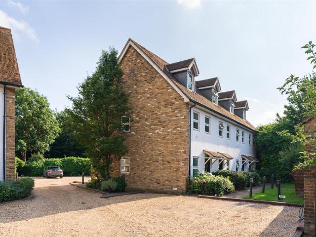 Apartment for rent in London Borough of Hillingdon, Greater London