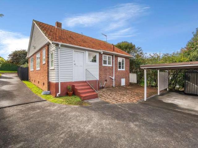 House for sale in Royal Oak
