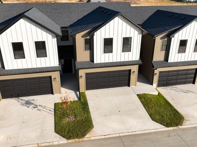 Townhouse for sale in Harrisburg, South Dakota