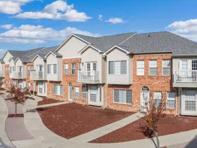 Condo for rent in Utica