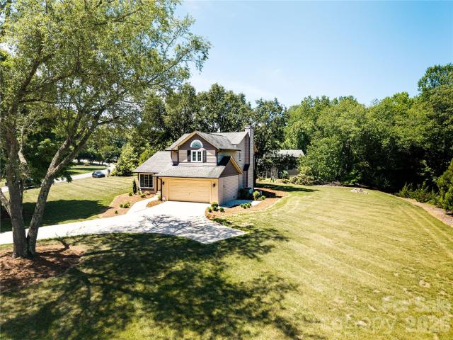 House for sale in Hiddenite, North Carolina