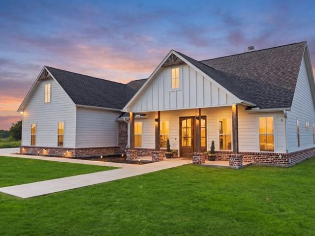 House for sale in Hunt, Texas