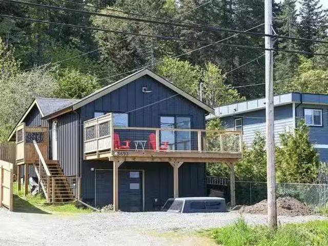 House for sale in Union Bay