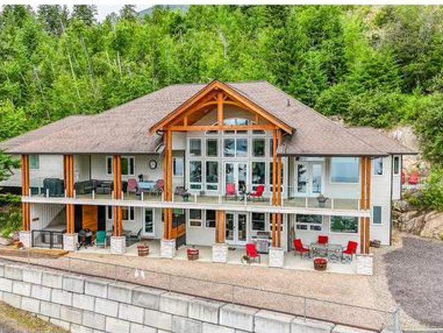 House for sale in Salmon Arm, British Columbia