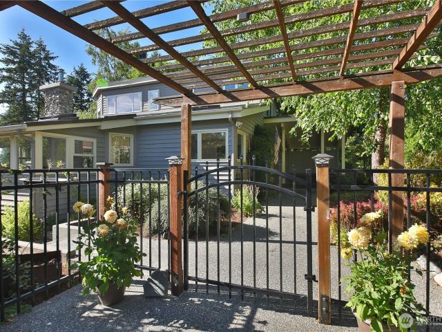 House for sale in Langley, Washington