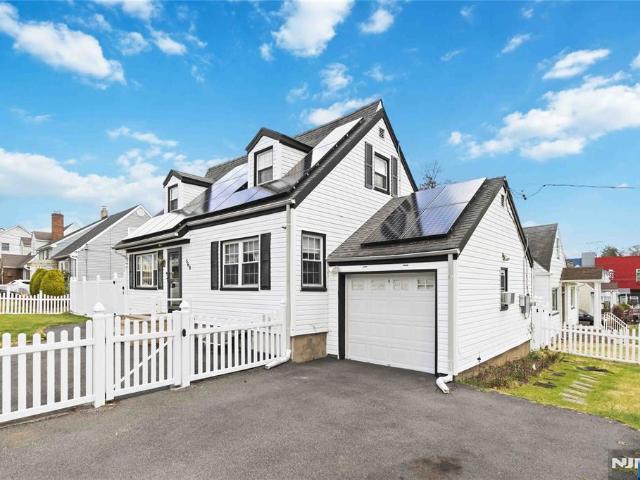 House for sale in Teaneck, New Jersey