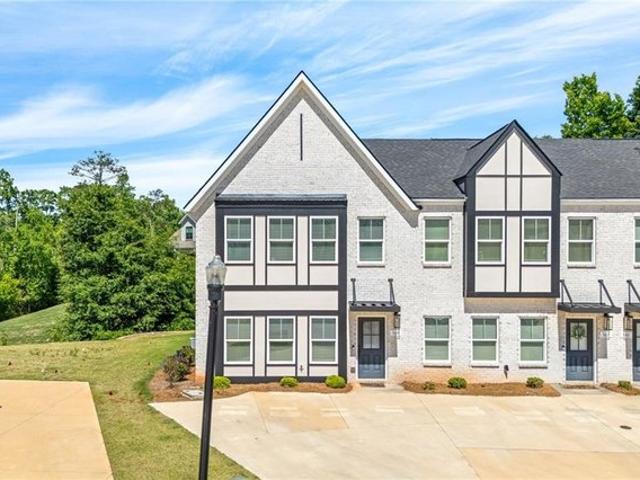 Townhouse for sale in Opelika, Alabama