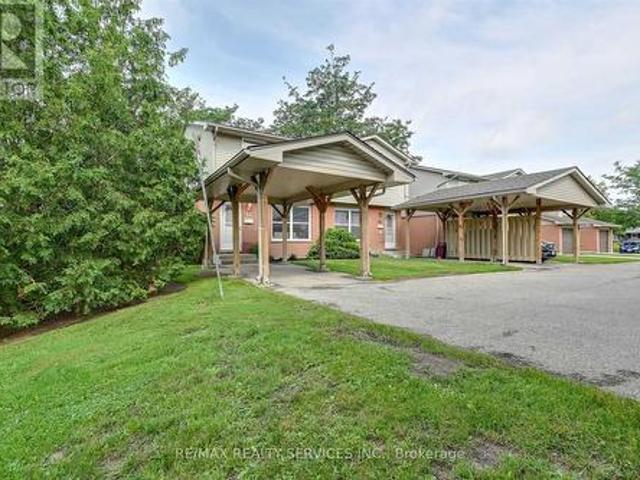 Townhouse for sale in Arva, Ontario