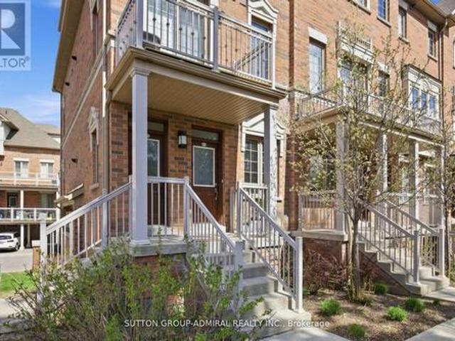 Townhouse for sale in Georgina, Ontario