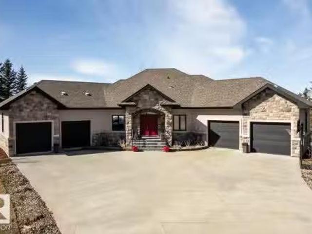 House for sale in Alberta