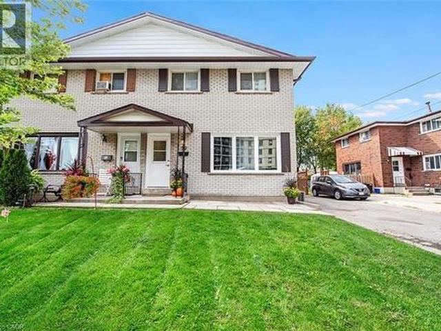 House for sale in Ancaster, Ontario