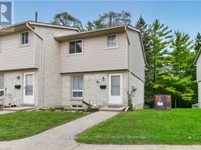 Townhouse for sale in Guelph, Ontario